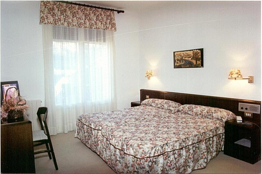 Hosteria Catalana Bossòst Esterno foto
