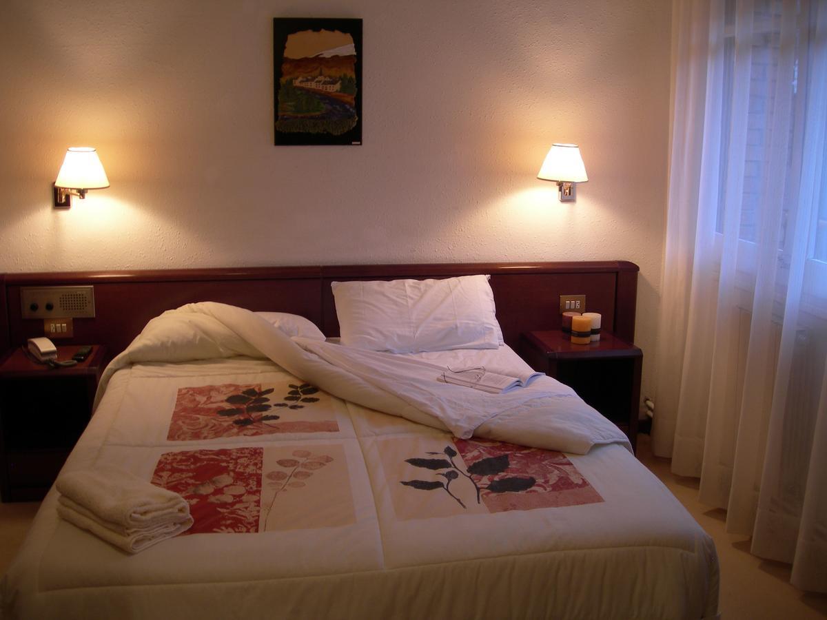 Hosteria Catalana Bossòst Esterno foto